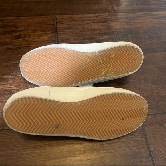 Golden Goose Superstar sneaker w/ red ankle detail. Size 38, fits women’s 8-8.5 - Picture 5 of 5